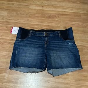 NWT isabel maternity by ingrid & isabel boyfriend short 16